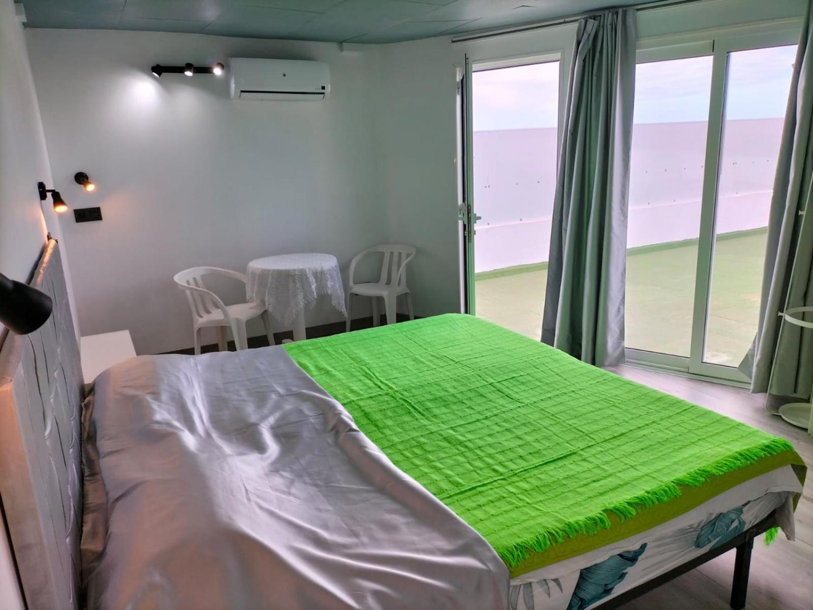 Vv Las Buganvillas Maspalomas - Cocina Y Habitaciones Con Banos Privados Esterno foto